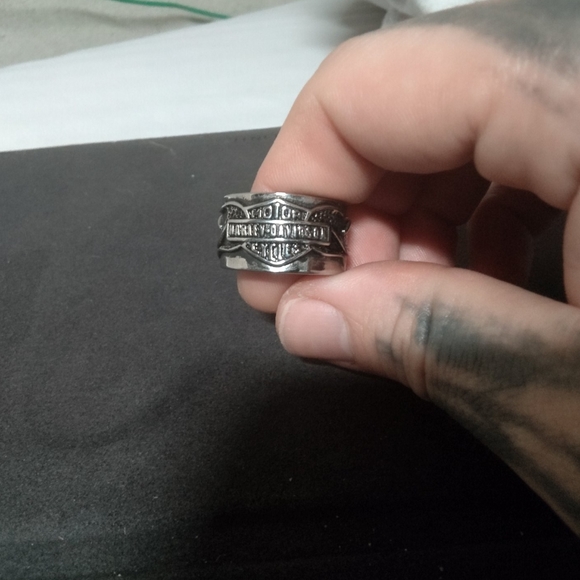 Ring - Picture 1 of 2